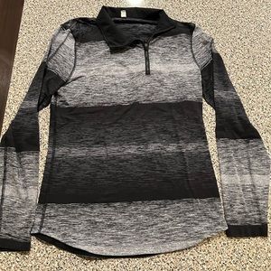 Men’s Lululemon medium 1/4 zip.